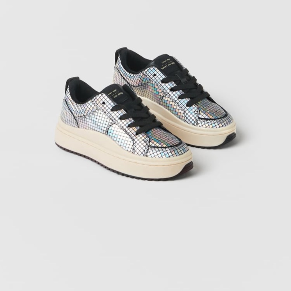 CASUAL SNEAKERS WITH IRIDESCENT FINISH.